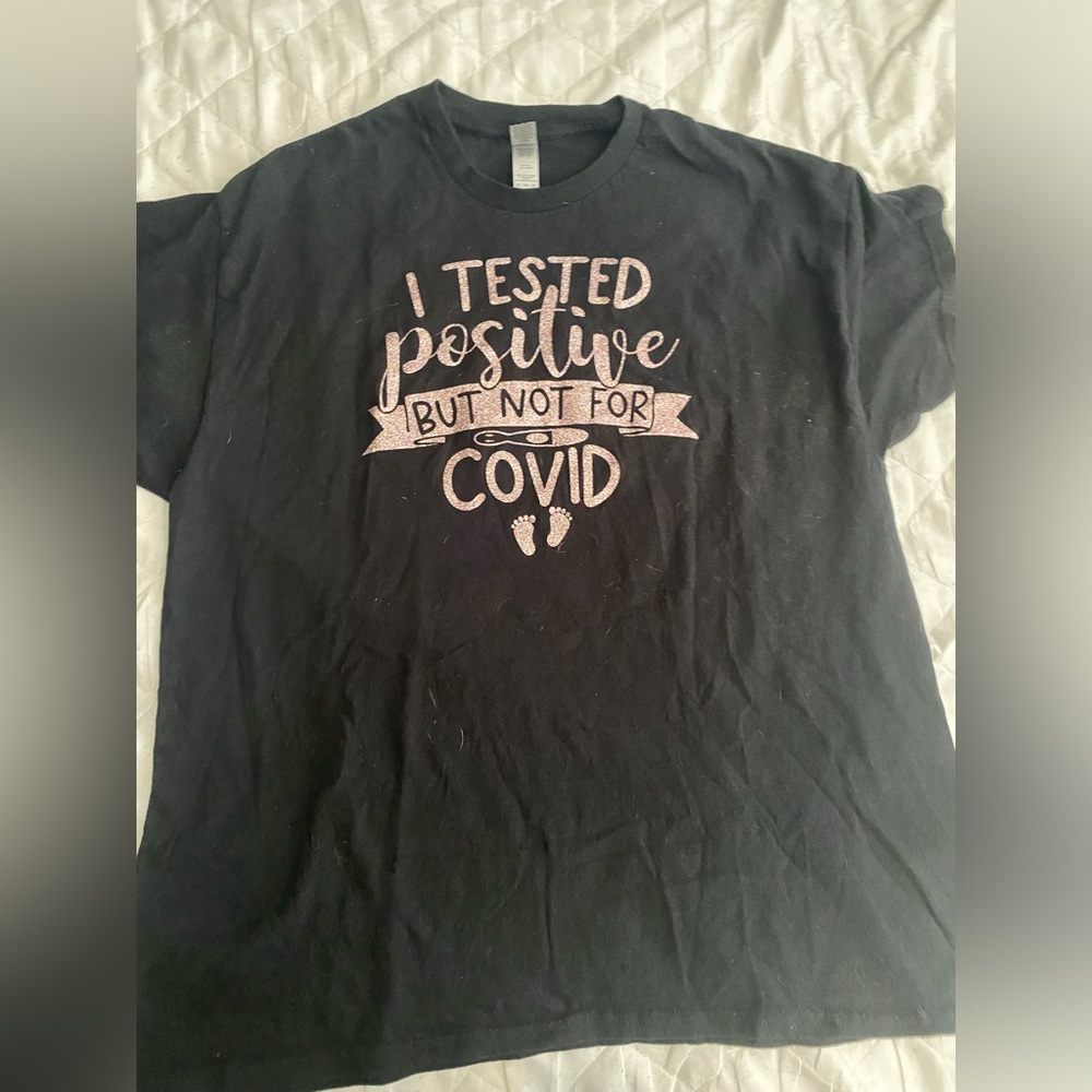 Pregnancy reveal tee